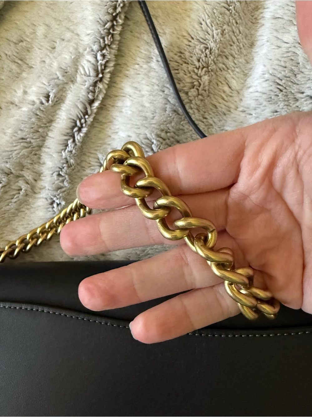 Coach Dinky bag black with gold hardware - Picture 12 of 16